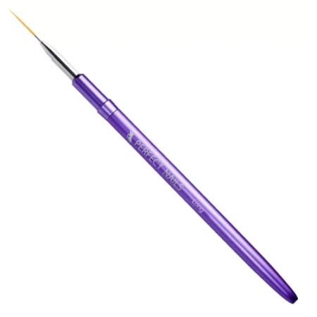 Nail Art Long Brush – precisionspensel med långt borst och lätt metallhandtag.
